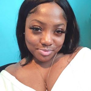 Meet your Posher, Ayesha